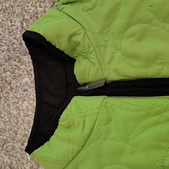 SALE!! Reversible Vibrant Green & Black Quilted Vest - Picture 2 of 12